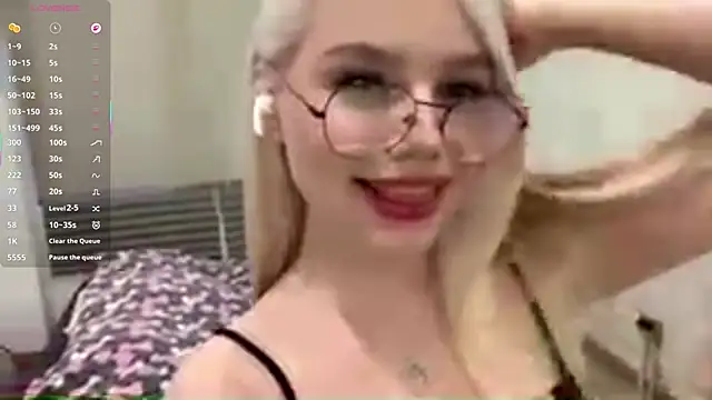 MistikMinx online show from November 26, 2025, 1:44 pm