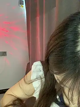 boniu-mimi online show from December 14, 2025, 4:29 am