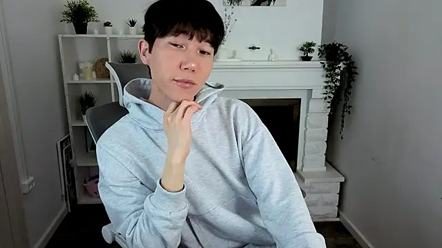 Snapshot of YugoAsian chatting on January 18, 2026, 12:30 pm YugoAsian online show from January 18, 2026, 12:30 pm