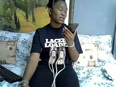 Snapshot of JuicyEbonyGoddess chatting on December 1, 2025, 11:33 am JuicyEbonyGoddess online show from December 1, 2025, 11:33 am