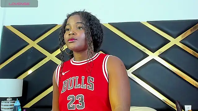 IrisHerrera  online show from December 1, 2025, 12:28 pm