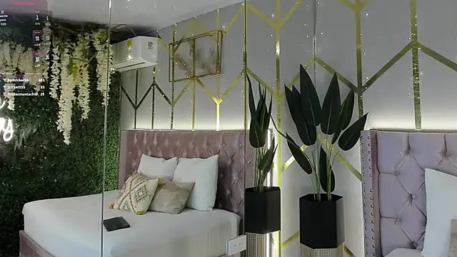 Lola saenz  online show from February 25, 2026, 11:54 am