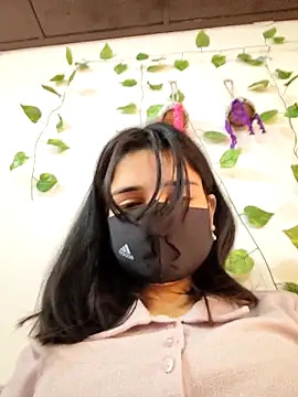 Sexolinaa online show from May 10, 2026, 6:28 am