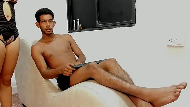 HoneyLovers OS online show from December 2, 2025, 1:35 pm