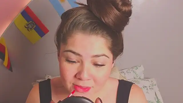 Snapshot of amyvans_ chatting on July 8, 2026, 9:04 pm amyvans online show from July 8, 2026, 9:04 pm