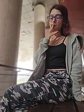 YuriLove98 online show from June 11, 2026, 6:32 am