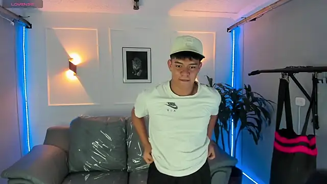 Snapshot of Paul_27_ chatting on November 30, 2025, 2:01 am Paul 27 online show from November 30, 2025, 2:01 am