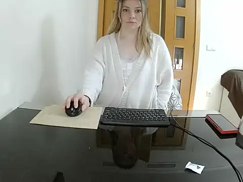 Adelyxveex online show from December 18, 2025, 11:25 am