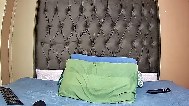 SavageHoney online show from January 13, 2026, 9:24 am