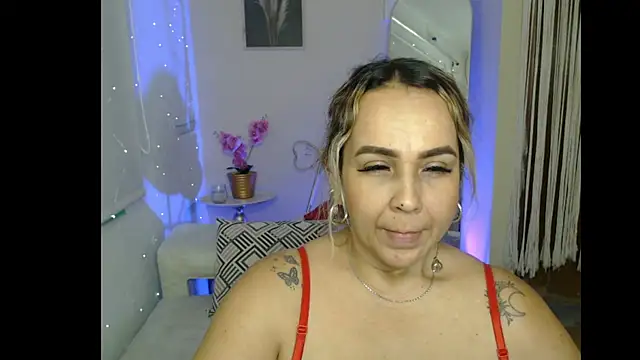 Aunty milf online show from June 16, 2026, 7:58 pm