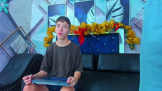 Lester james2 online show from December 2, 2025, 2:08 pm