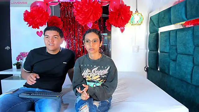  bonnyandclyde online show from February 15, 2026, 1:32 pm