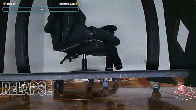 Snapshot of Alphacashmaster777 chatting on January 12, 2026, 10:36 pm Alphacashmaster777 online show from January 12, 2026, 10:36 pm