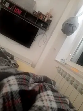 Vampiro83zz online show from April 28, 2026, 1:59 pm