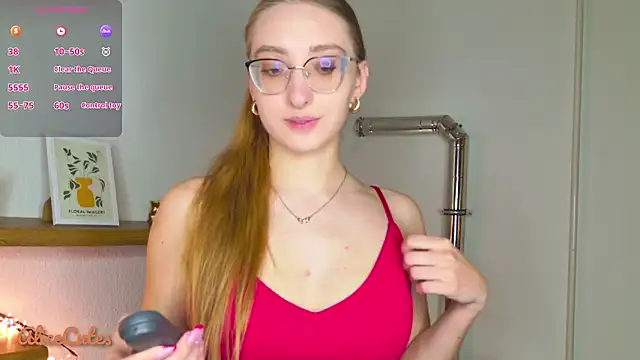 Snapshot of AliceCutes chatting on February 28, 2026, 1:11 pm AliceCutes online show from February 28, 2026, 1:11 pm