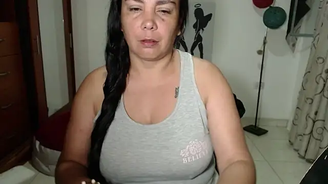 vivian-milf online show from April 11, 2026, 1:35 am