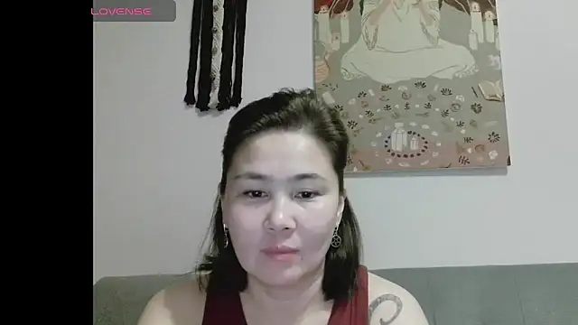 Nettie Allie online show from April 17, 2026, 9:50 pm