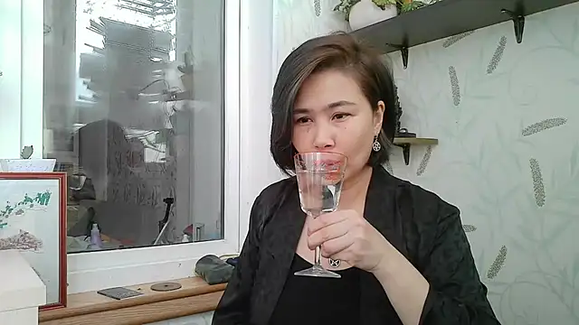 Snapshot of Nettie_Allie chatting on December 16, 2025, 8:51 am Nettie Allie online show from December 16, 2025, 8:51 am