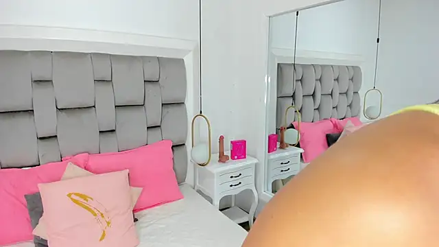 Snapshot of gaby_smit__ chatting on February 25, 2026, 11:32 am gaby smit online show from February 25, 2026, 11:32 am