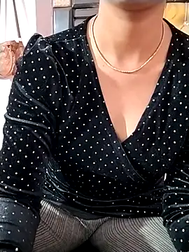 Snapshot of RASHMI_SHARMA9 chatting on January 17, 2026, 7:50 pm RASHMI SHARMA9 online show from January 17, 2026, 7:50 pm