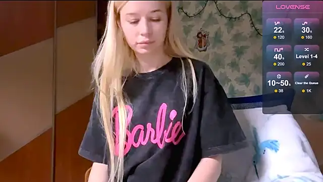 Barbie Blondie online show from April 15, 2026, 7:58 pm