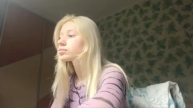 Barbie Blondie online show from December 15, 2025, 7:20 pm