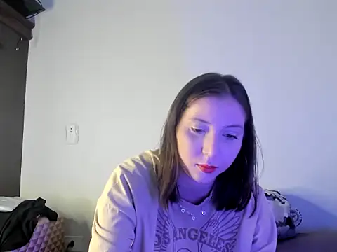 Brunetthe online show from December 4, 2025, 1:37 am