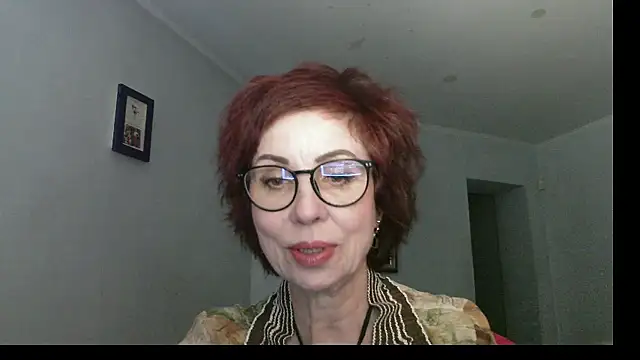 Kelly Flurr online show from December 17, 2025, 9:14 am