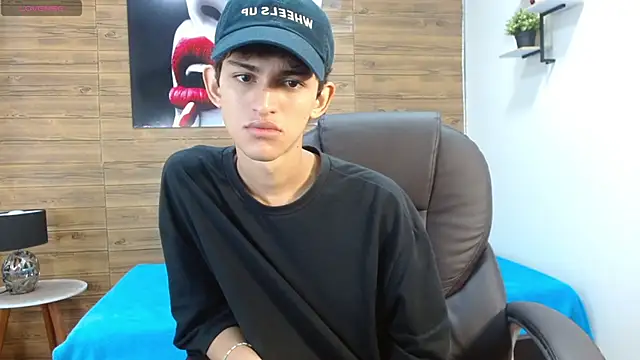 Snapshot of Michaelkoiv chatting on November 29, 2025, 12:27 pm Michaelkoiv online show from November 29, 2025, 12:27 pm