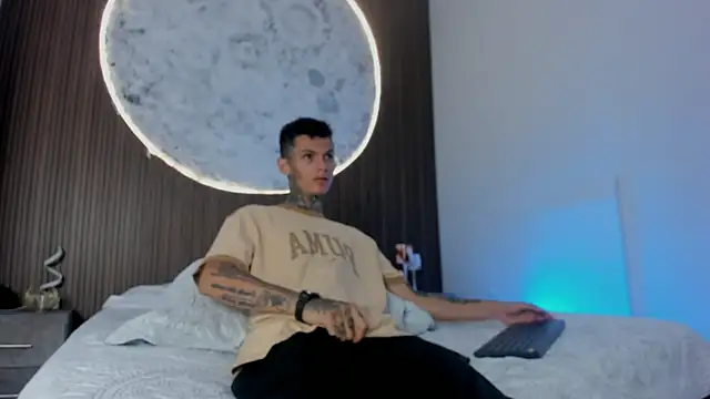 Paulo 527 online show from April 13, 2026, 5:44 am