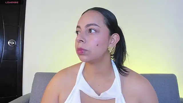 jimena chic1 online show from April 5, 2026, 4:13 pm