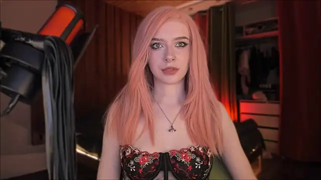 Snapshot of Mistress_Iris chatting on November 29, 2025, 4:29 pm Mistress Iris online show from November 29, 2025, 4:29 pm