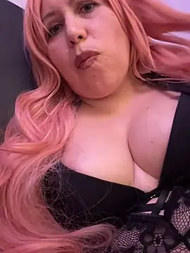 NinaNyxara online show from August 6, 2026, 8:04 pm