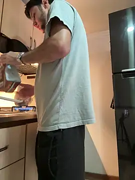 Snapshot of RicoValen chatting on February 25, 2026, 11:15 pm RicoValen online show from February 25, 2026, 11:15 pm