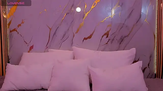 Dakota ferreti  online show from April 24, 2026, 3:41 am