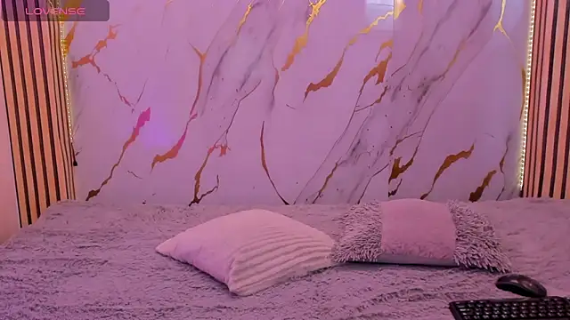 Dakota ferreti  online show from April 23, 2026, 3:35 pm