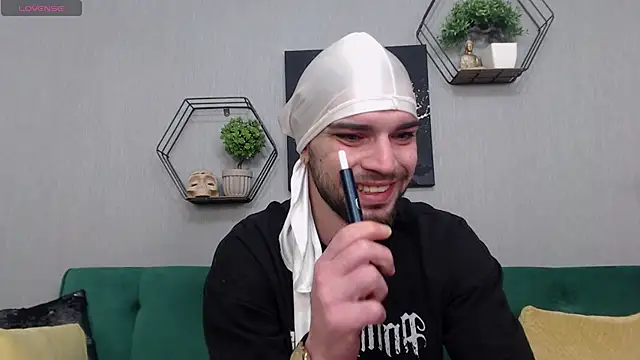 KaneHunter online show from April 12, 2026, 9:51 pm