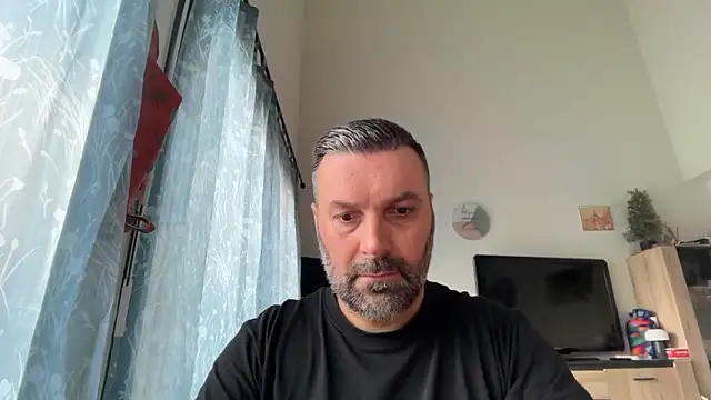 Snapshot of coolsmith81 chatting on June 11, 2026, 7:16 am coolsmith81 online show from June 11, 2026, 7:16 am