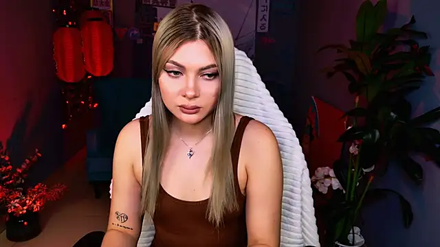 HyileyClark online show from March 28, 2026, 1:34 pm