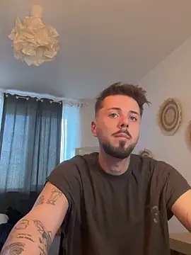 alexander your king online show from November 26, 2025, 1:33 pm