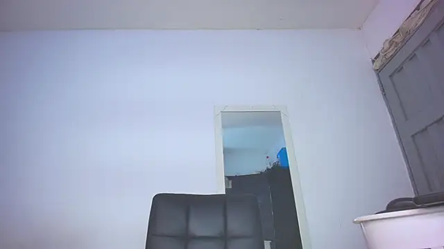 Snapshot of Brianny_X chatting on February 17, 2026, 7:05 am Brianny X online show from February 17, 2026, 7:05 am