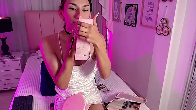 IsabelleDaza online show from April 17, 2026, 12:19 pm