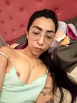 Snapshot of Yani-14 chatting on February 27, 2026, 1:50 am Yani-14 online show from February 27, 2026, 1:50 am