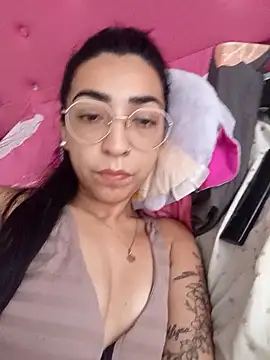 Snapshot of Yani-14 chatting on February 3, 2026, 6:57 pm Yani-14 online show from February 3, 2026, 6:57 pm