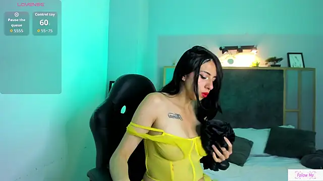 Miha Sophia  online show from November 30, 2025, 12:17 pm