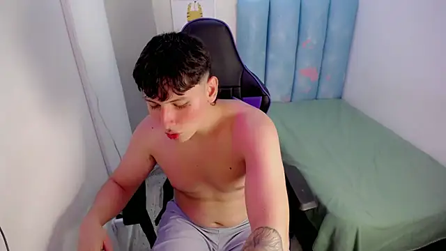 d moneyy  online show from December 5, 2025, 8:28 pm