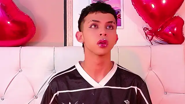 Snapshot of Prince_Apolo chatting on February 17, 2026, 8:39 pm Prince Apolo online show from February 17, 2026, 8:39 pm