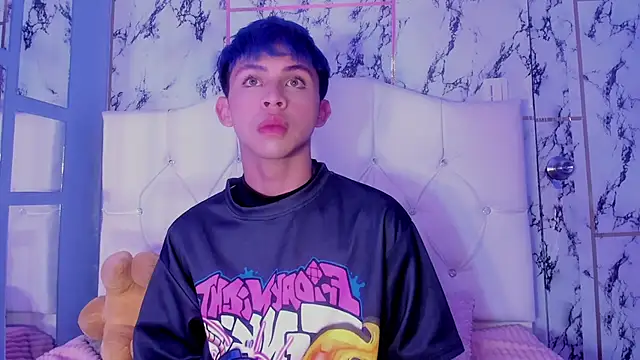 Prince Apolo online show from December 3, 2025, 7:46 pm