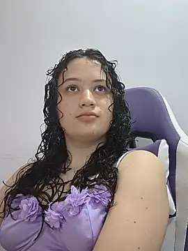 Alana 444 online show from May 27, 2026, 3:36 am