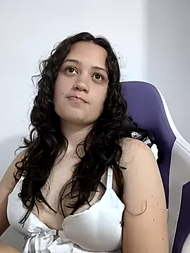 Alana 444 online show from February 15, 2026, 7:51 am